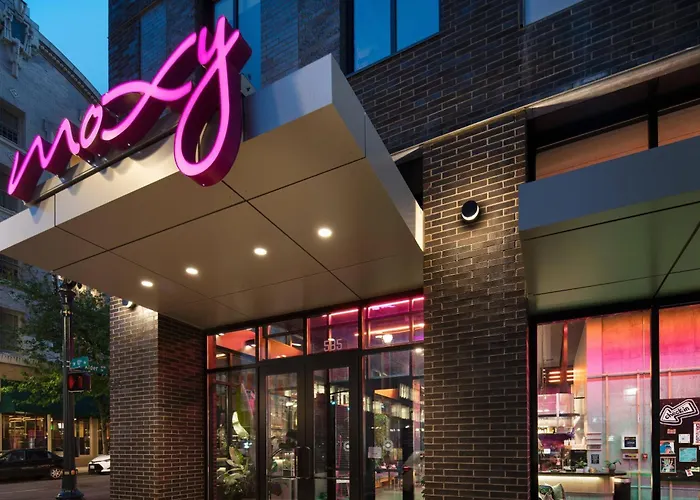 Family Hotel: Moxy Portland Downtown